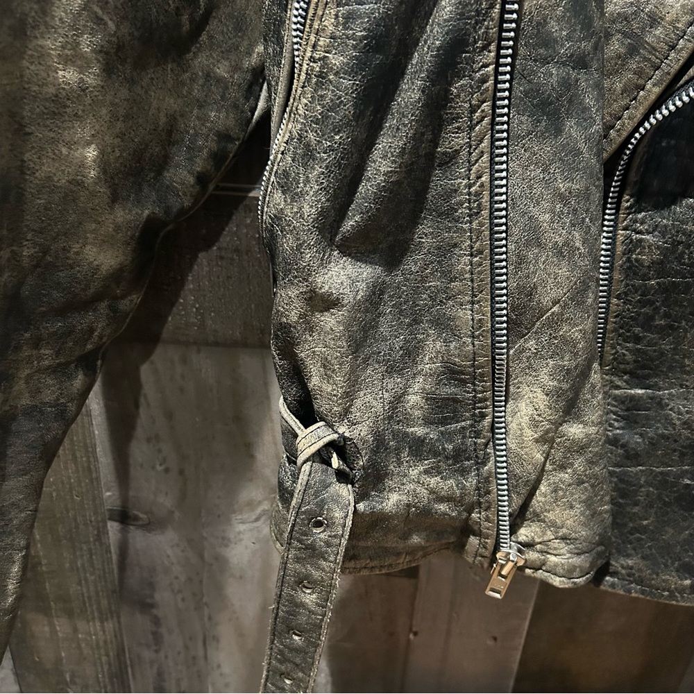 Women Leather Jacket - Picture 6 of 11